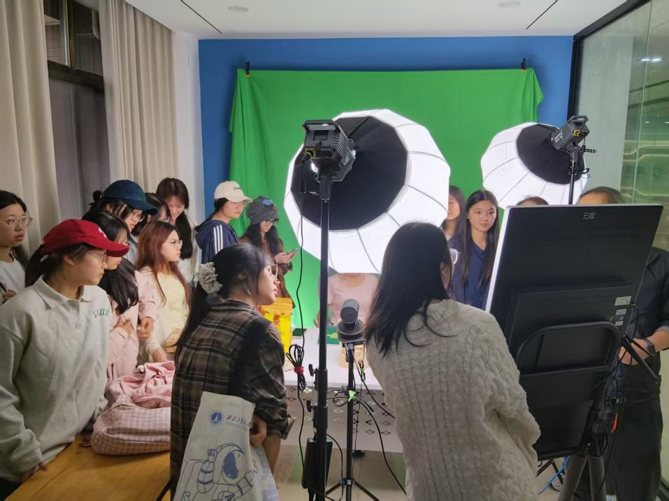 48955427f3c8404ea0db320dfd707f52.png 48955427f3c8404ea0db320dfd707f52.png